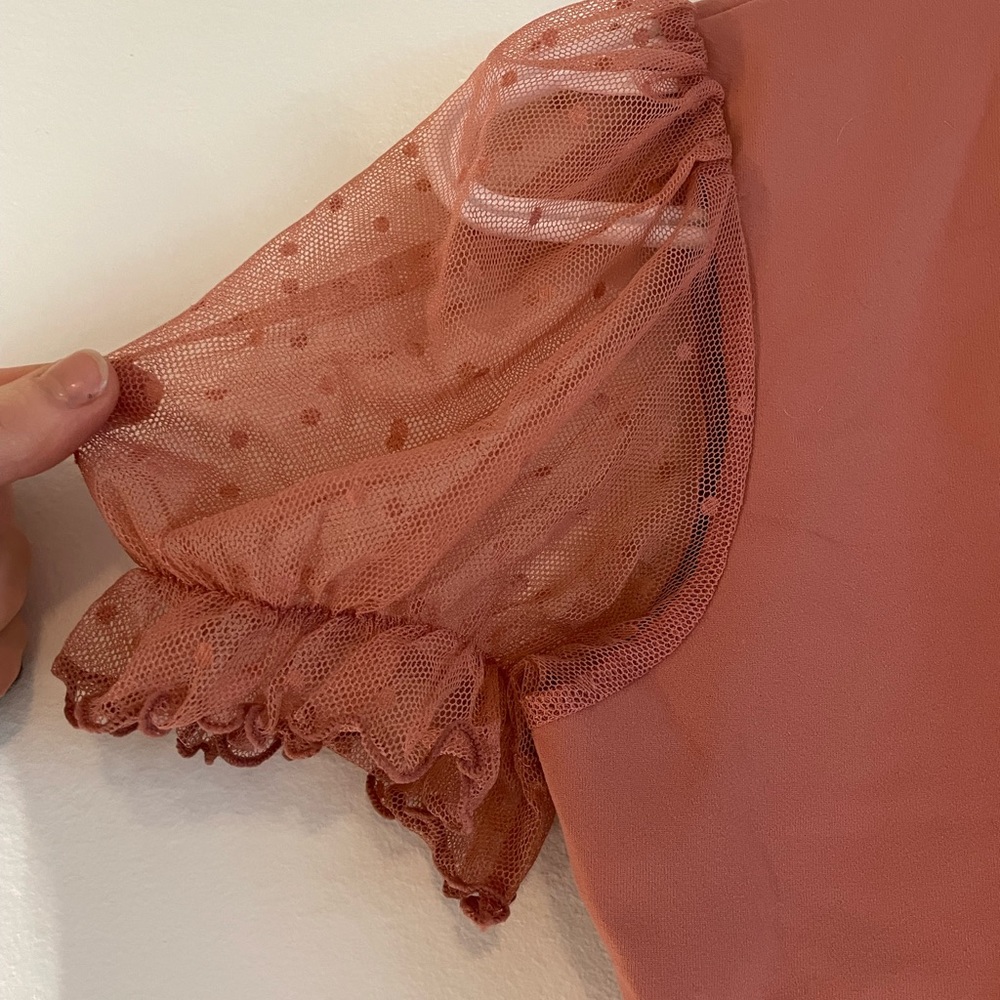 Feminine Cap Flutter Sleeve Mauve Bodysuit - Picture 3 of 8